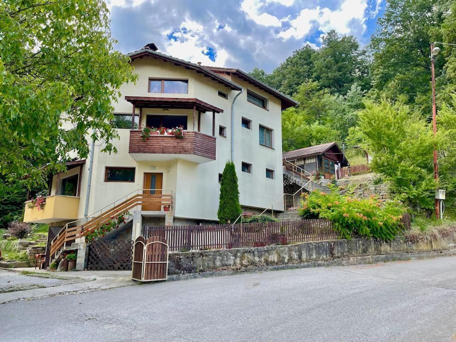 Hotel Sun House Trjawna Exterior foto